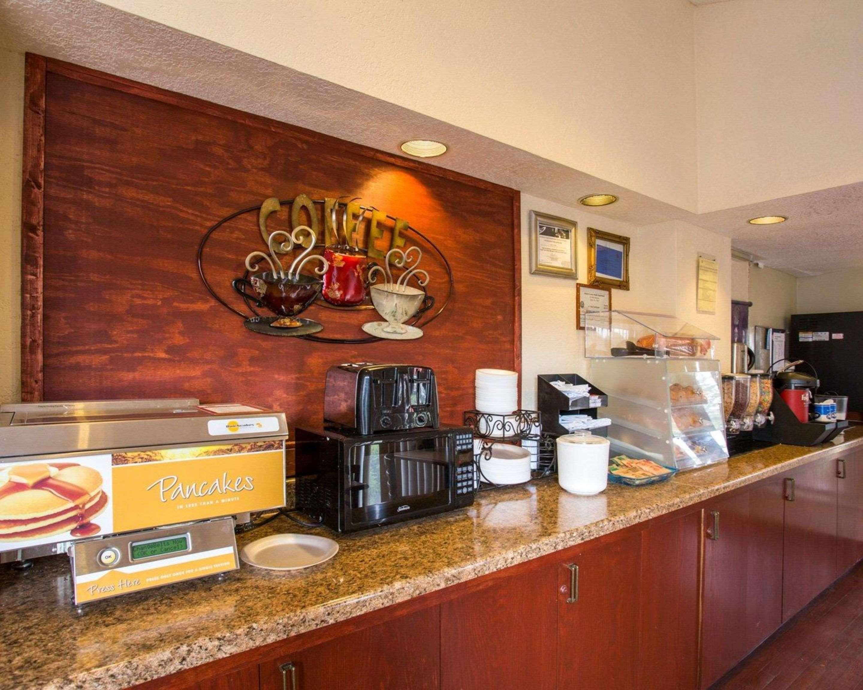 Knights Inn College Station Bagian luar foto