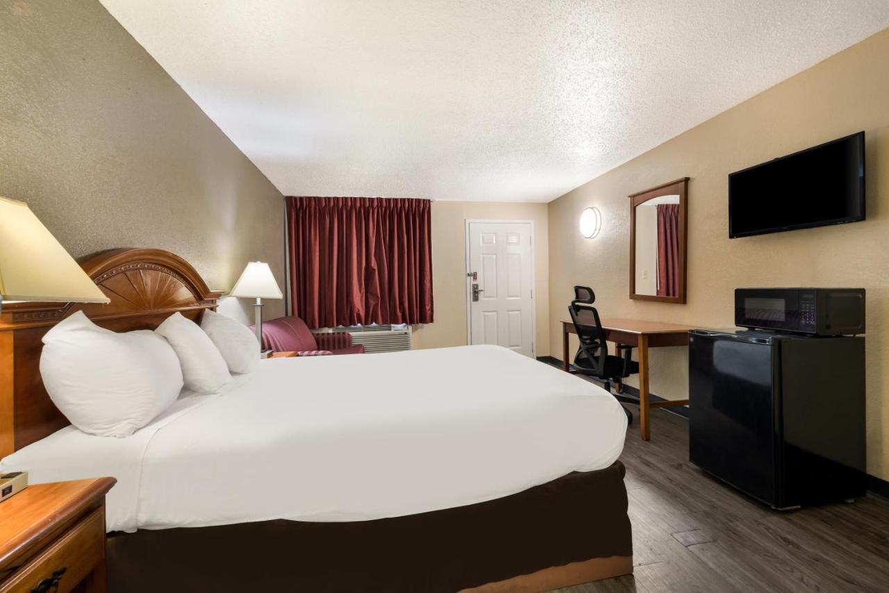 Knights Inn College Station Bagian luar foto