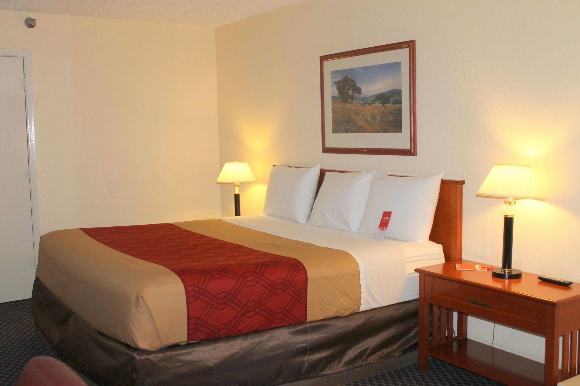 Knights Inn College Station Bagian luar foto