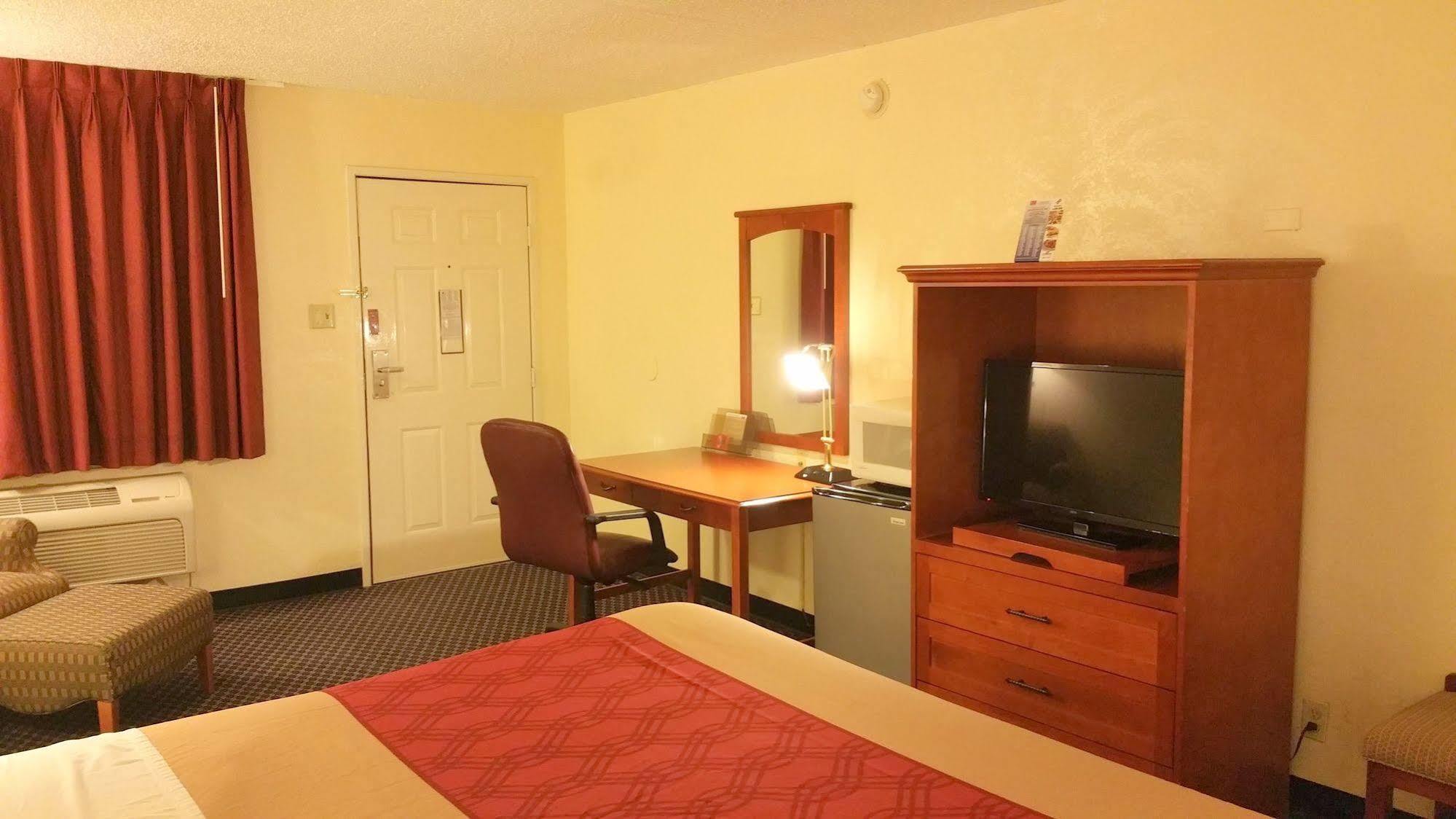 Knights Inn College Station Bagian luar foto