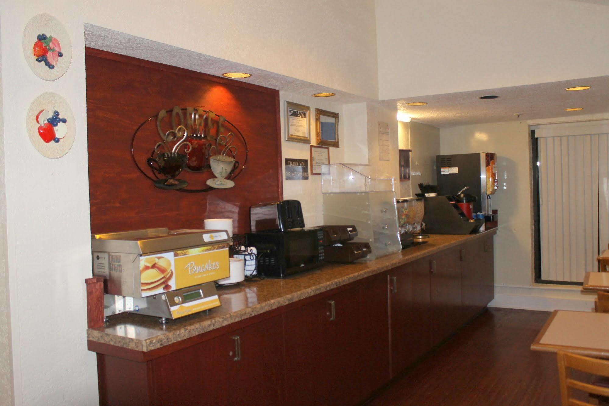 Knights Inn College Station Bagian luar foto