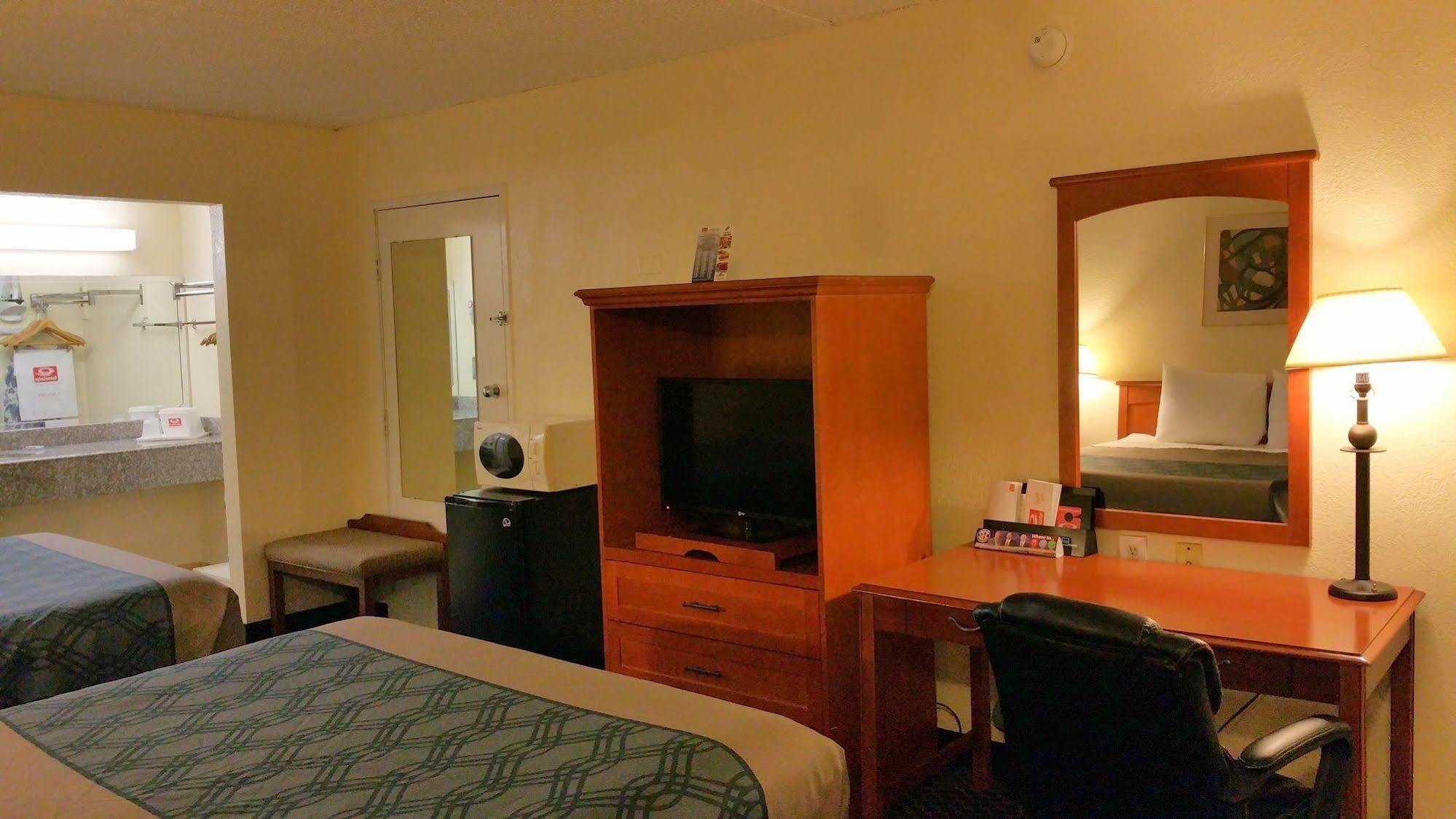 Knights Inn College Station Bagian luar foto