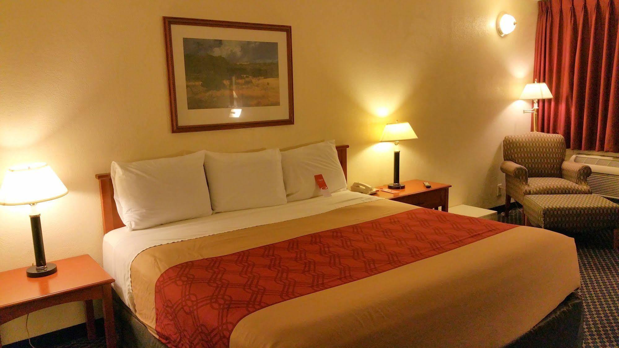 Knights Inn College Station Bagian luar foto